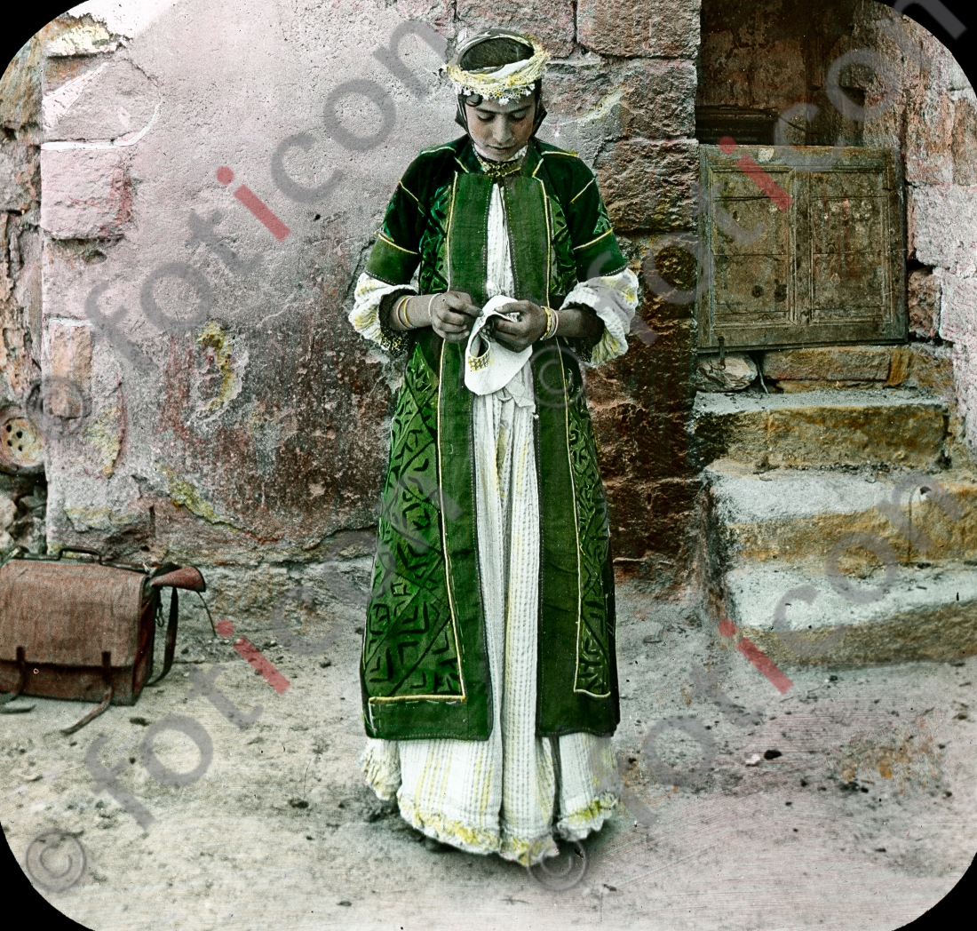 Frau aus Nazareth | Woman from Nazareth (foticon-simon-149a-053.jpg)
